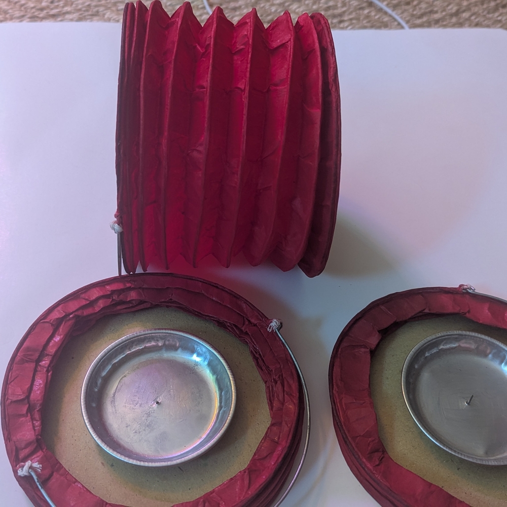 Red Paper Lantern - Picture 5 of 6